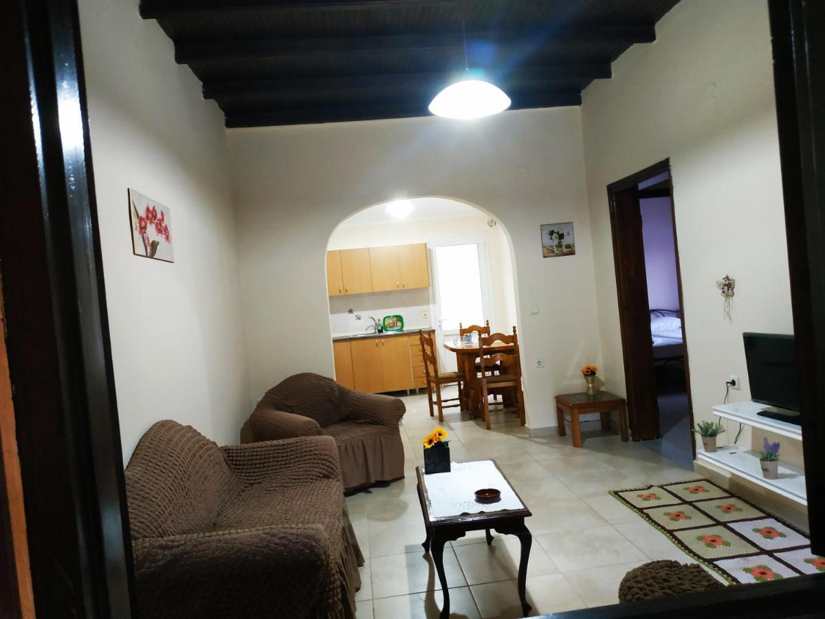 Magia'S House Apartment Kato Korakiana ภายนอก รูปภาพ