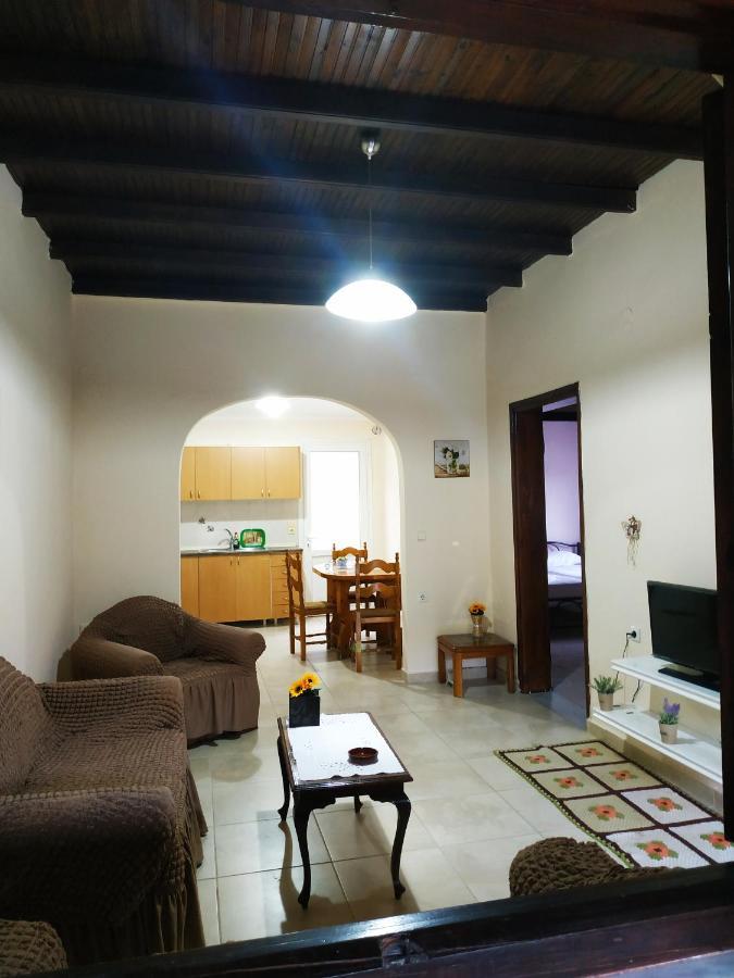 Magia'S House Apartment Kato Korakiana ภายนอก รูปภาพ